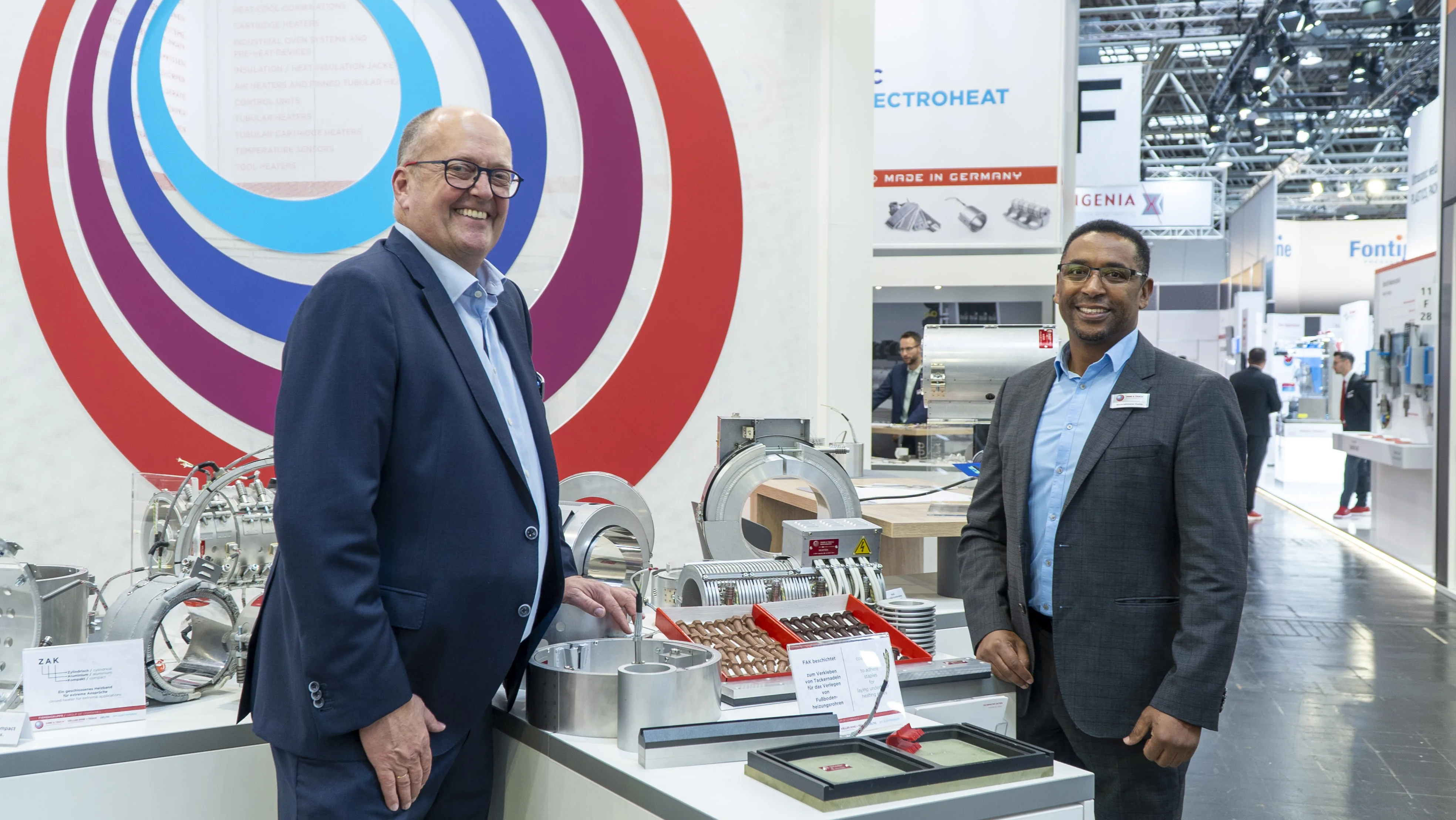 Ihne und Tesch Ansprechpartner am Messestand der K 2025